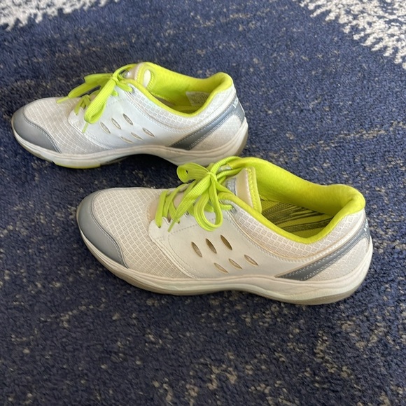 Vionic 1st Ray Technology sneaker - Picture 6 of 7